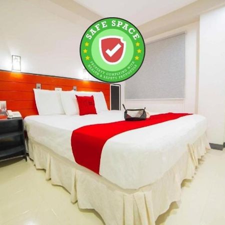 Reddoorz Plus Near San Pedro Cathedral Davao Stadt Exterior foto
