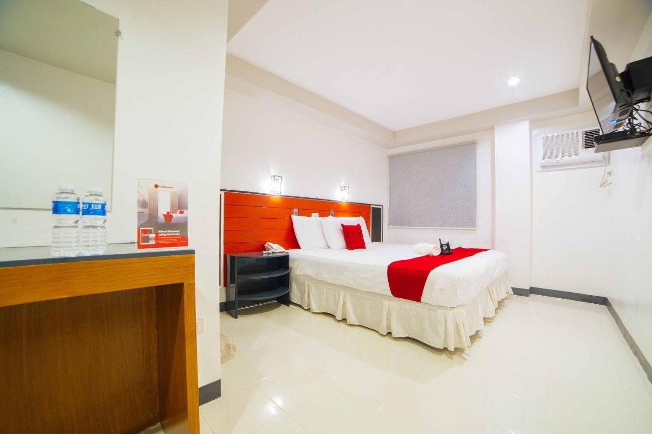 Reddoorz Plus Near San Pedro Cathedral Davao Stadt Exterior foto