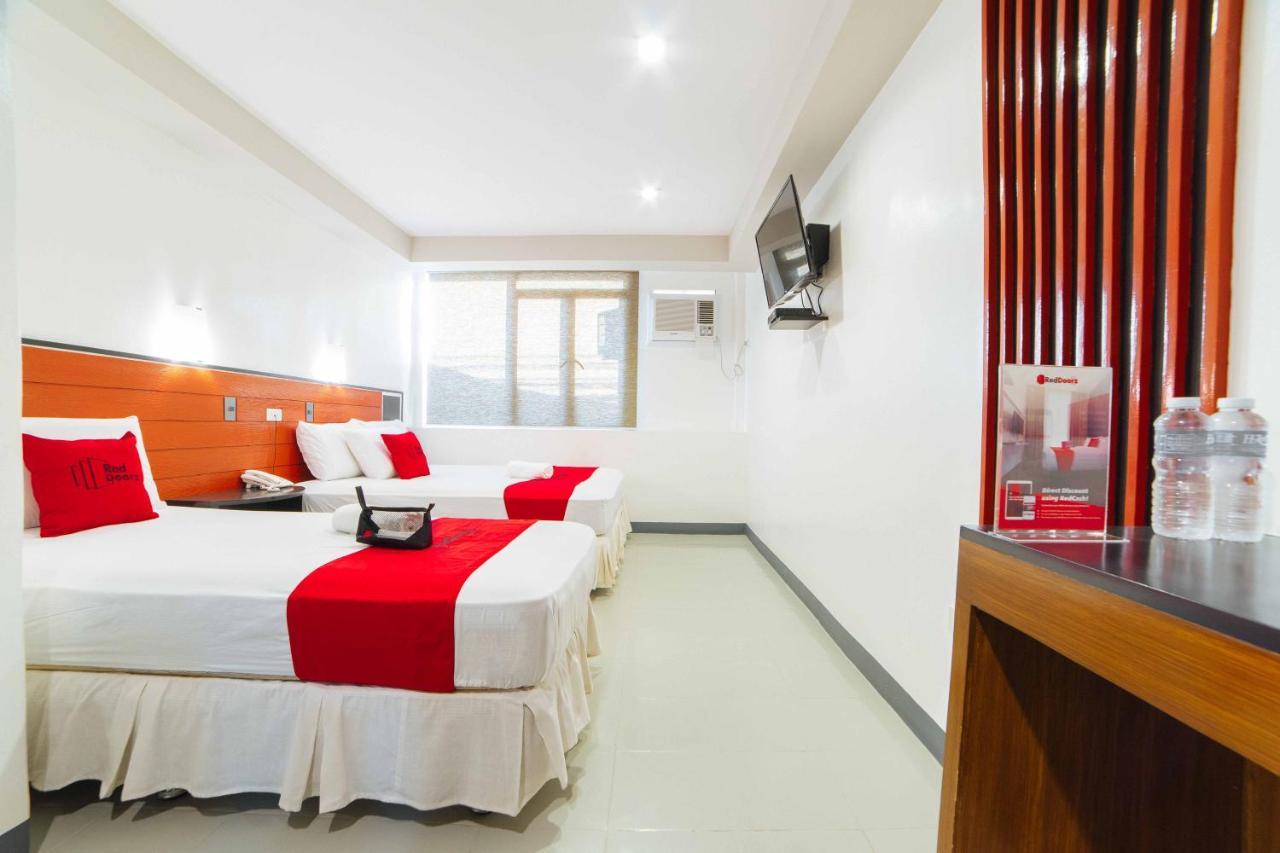 Reddoorz Plus Near San Pedro Cathedral Davao Stadt Exterior foto
