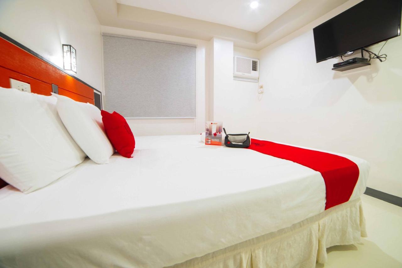 Reddoorz Plus Near San Pedro Cathedral Davao Stadt Exterior foto